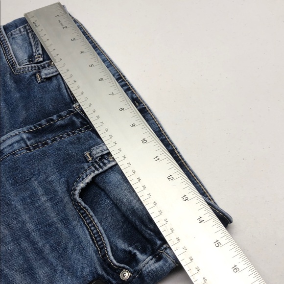 LIKE NEW SILVER AVERY CAPRI JEANS 30x26 ⭐️ - Picture 11 of 13